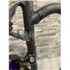 Image 5 : Dyson DC37 Canister Vacuum