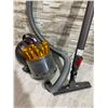 Image 4 : Dyson Stowaway DC23 Canister Vacuum