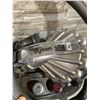 Image 2 : Dyson DC23 Canister Vacuum