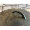 Image 2 : Cast Iron Dutch Oven 10 Inch Round