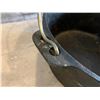 Image 6 : Cast Iron Dutch Oven 10 Inch Round