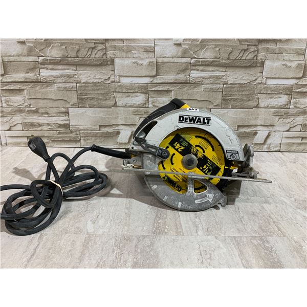 Dewalt DWE575SB 7 1/4 Inch Lightweight Circular Saw w Electric Brake