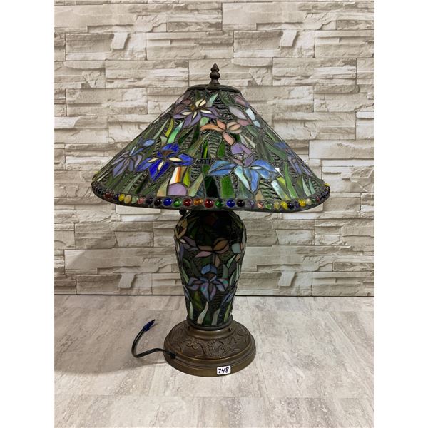 Tiffany-Style Stained Glass Table Top Lamp Needs Some Repair