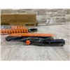 Image 3 : 2 in 1 Extendable  Snow Brush And Ice Scrapper 270 Pivoting Head