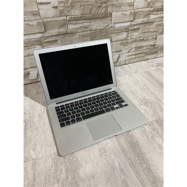 Apple Macbook Air - 13 inch - Mid 2011 - Model A1369 - i5 CPU