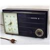 Image 2 : VINTAGE ZENITH TUBE RADIO W/ CLOCK - Untested
