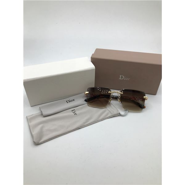 BNIB SUNGLASSES WITH BOX AND ACCESSORIES