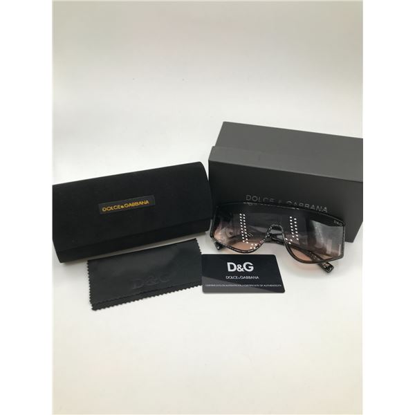 BNIB SUNGLASSES WITH BOX AND ACCESSORIES