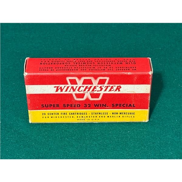 Full Winchester Super Speed .32 Special Centerfire Cartridges in Collector's Box