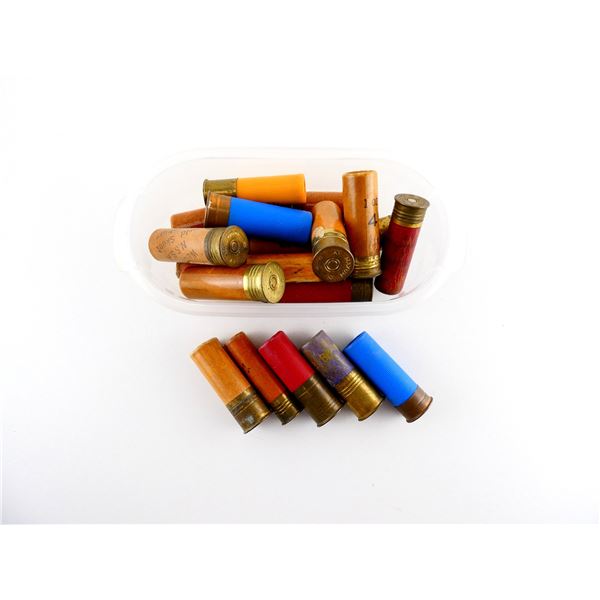 COLLECTIBLE ASSORTED 12 GAUGE / 20 GAUGE AND 28 GAUGE SHOT SHELL AMMO LOT