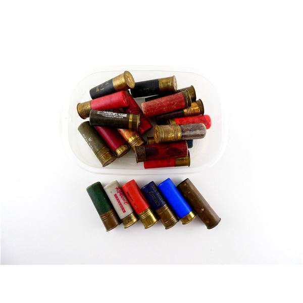 ASSORTED 12 GAUGE 2 3/4" / 3" SHOT SHELL AMMO AND PRIMED BRASS SHOT SHELL HULL LOT