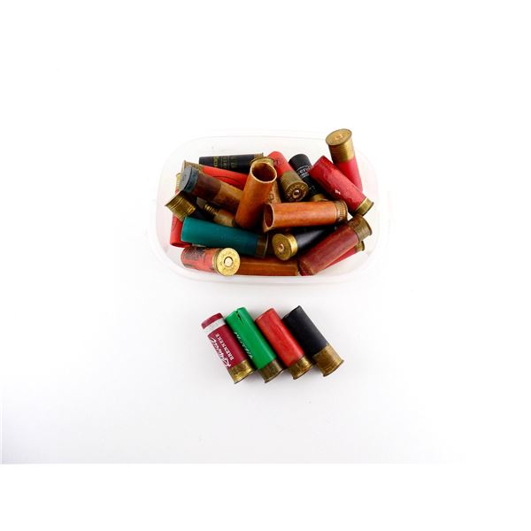 ASSORTED 12 GAUGE 2 3/4" / 3" SHOT SHELL AMMO AND PRIMED SHOT SHELL HULLS LOT