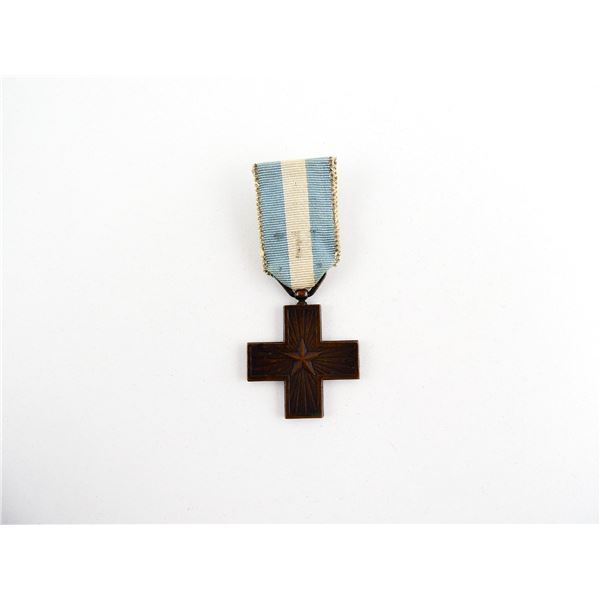WWI / WWII ITALIAN WAR MERIT CROSS MEDAL