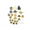 Image 2 : ASSORTED WWII CANADIAN BADGES AND BUTTONS LOT