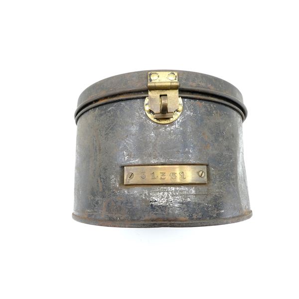 EARLY 1900'S UNKNOWN MILITARY HEAD WEAR STORAGE TIN