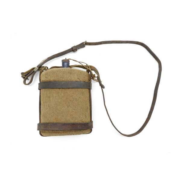 WWI ERA CANADIAN / BRITISH MILITARY CANTEEN WITH LEATHER CARRIER