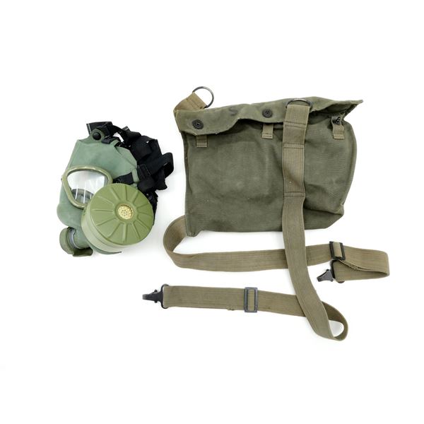 YUGOSLAVIAN M-59 GAS MASK KIT