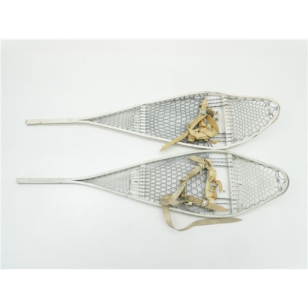 U.S. MILITARY SNOWSHOES