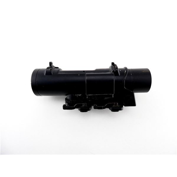 UNKNOWN RED / GREEN DOT SIGHT