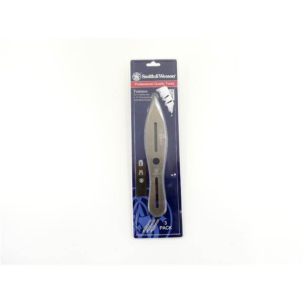 SMITH & WESSON BULLSEYE THROWING KNIVES