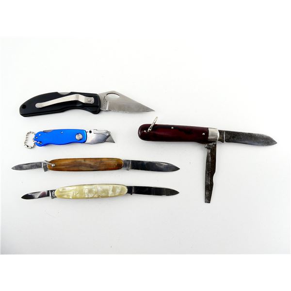 ASSORTED FOLDING KNIVES LOT