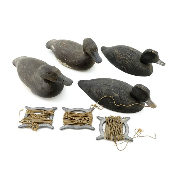 ASSORTED DUCK DECOYS AND VINTAGE DECOY WEIGHTS LOT
