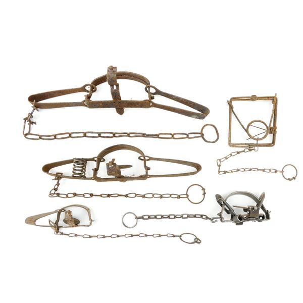 ASSORTED ANIMAL TRAPS LOT
