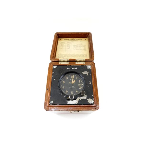WWII ERA U.S. MILITARY KOLLSMAN STATION BAROMETER