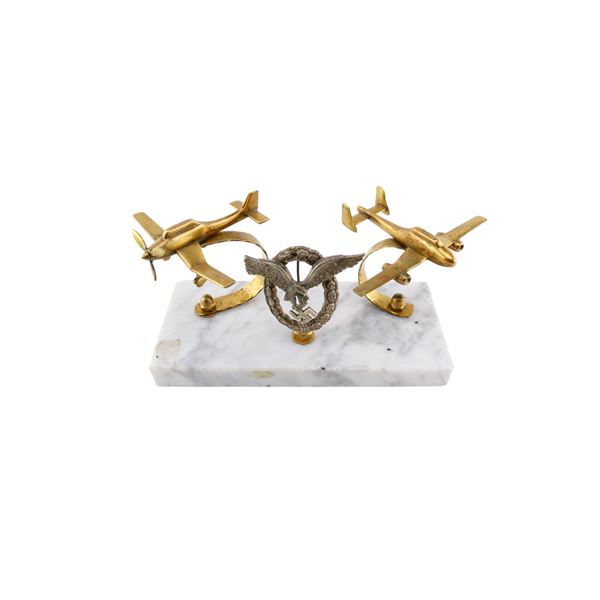 WWII GERMAN LUFTWAFFE PILOT'S BADGE, STUKA AND ME-110 TRENCH ART