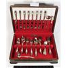 Image 1 : WM ROGERS & SON VINTAGE CUTLERY SET