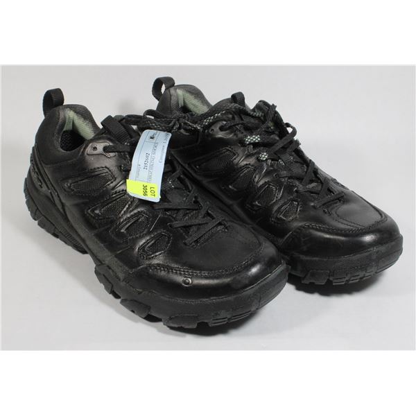 SIZE 10 OBOZ HIKING SHOES MADE IN CANADA