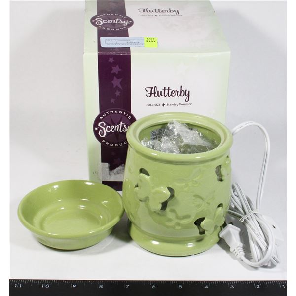 SCENTSY WAX WARMER IN BOX