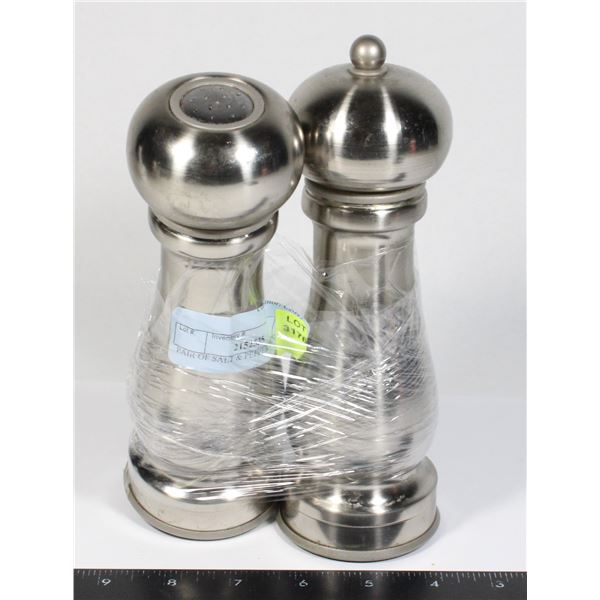 PAIR OF SALT & PEPPER GRINDERS