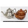 Image 1 : TWO TEAPOTS