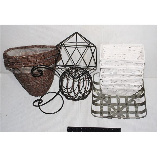 LOT OF WICKER BASKETS & ART DECOR