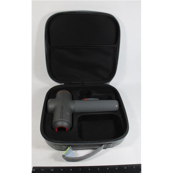 SHARPER IMAGE DEEP TISSUE MASSAGER IN CASE
