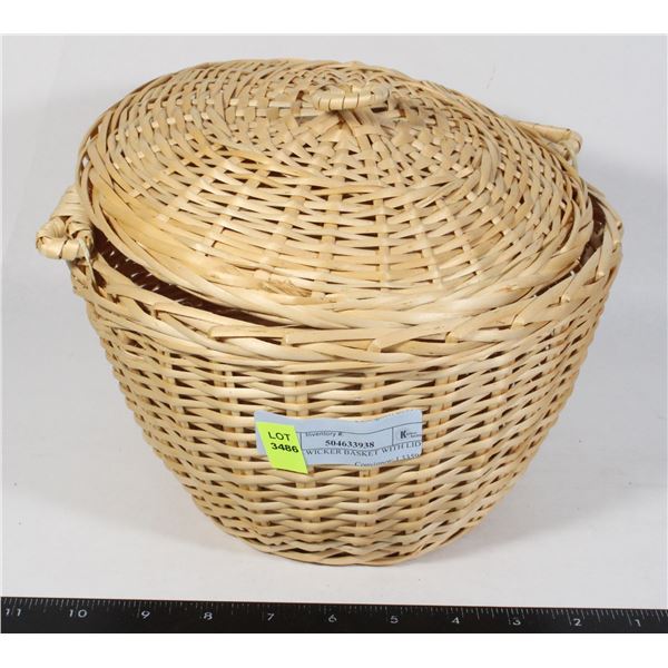 SMALL WICKER BASKET WITH LID