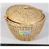 Image 1 : SMALL WICKER BASKET WITH LID