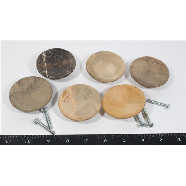 6 WOOD KNOBS