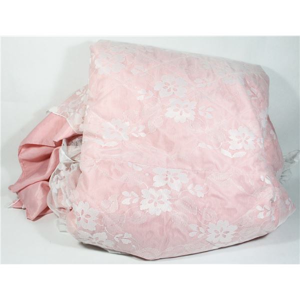 QUEEN SIZE BEDSPREAD