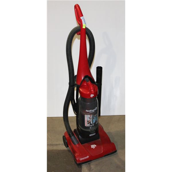 FEATHERLITE DIRT DEVIL VACUUM CLEANER