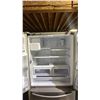Image 3 : SAMSUNG 36" WIDE FRENCH DOOR FRIDGE WITH BOTTOM FREEZER DRAWER