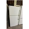 Image 1 : KENMORE 30" WIDE SWING DOOR REFRIGERATOR WITH TOP FREEZER