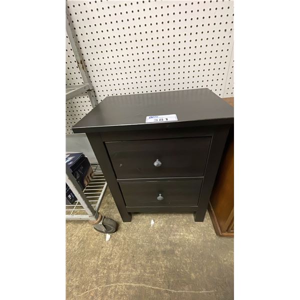 2-DRAWER NIGHT STAND 21.5" X 15" X 26.5"