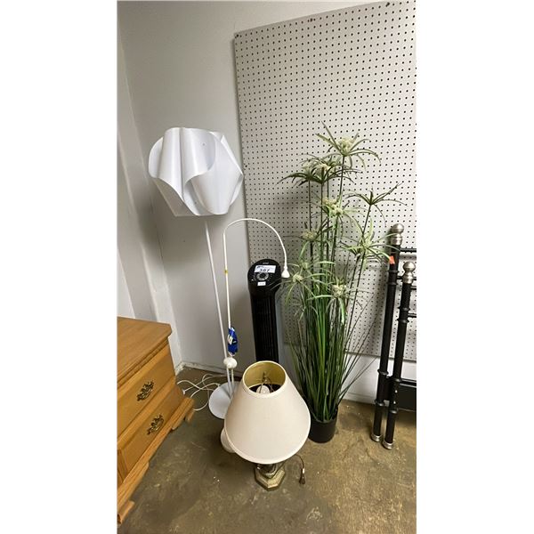 ASSORTED ITEMS INCLUDING; FLOOR LAMPS, DESK LAMP, FAUX PLANT & SEVILLE CLASSICS TOWER HEATER