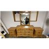 Image 1 : 3-PC OAK BEDROOM SUITE WITH VANITY