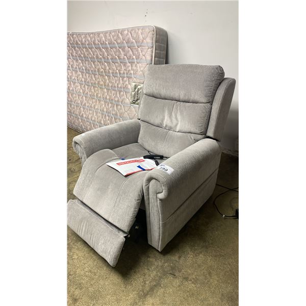 *TESTED WORKING* VIVALIFE FABRIC ELECTRIC RECLINER WITH REMOTE