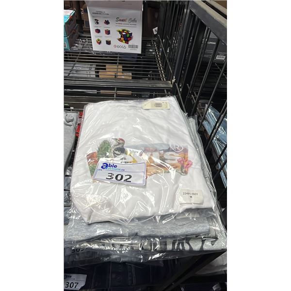 *NEW WITH TAGS* (7) ASSORTED LEVI'S T SHIRTS: SIZE M