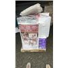 Image 1 : PALLET OF ASSORTED ITEMS INCLUDING; CAT TREE, CHRISTMAS DECOR, AIR FRYER & MORE