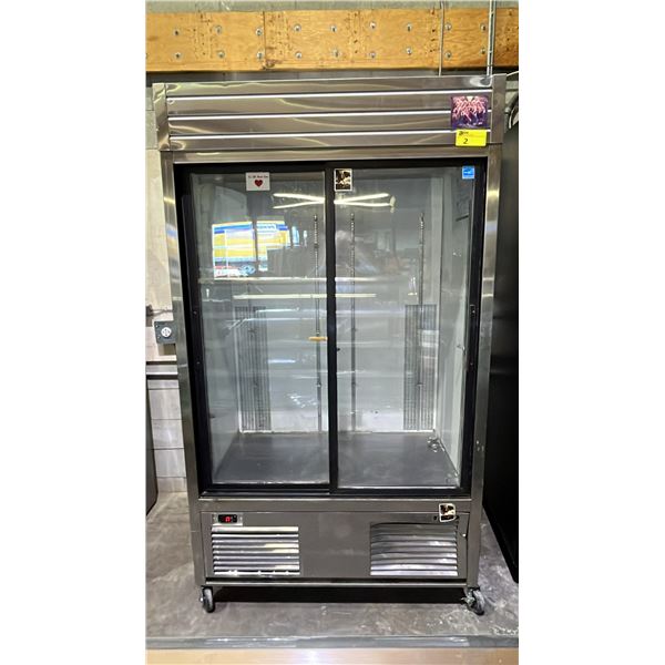 RUSSELL DEPENDABLE SERIES PORTABLE COMMERCIAL STAINLESS STEEL COOLER (NO SHELVING)